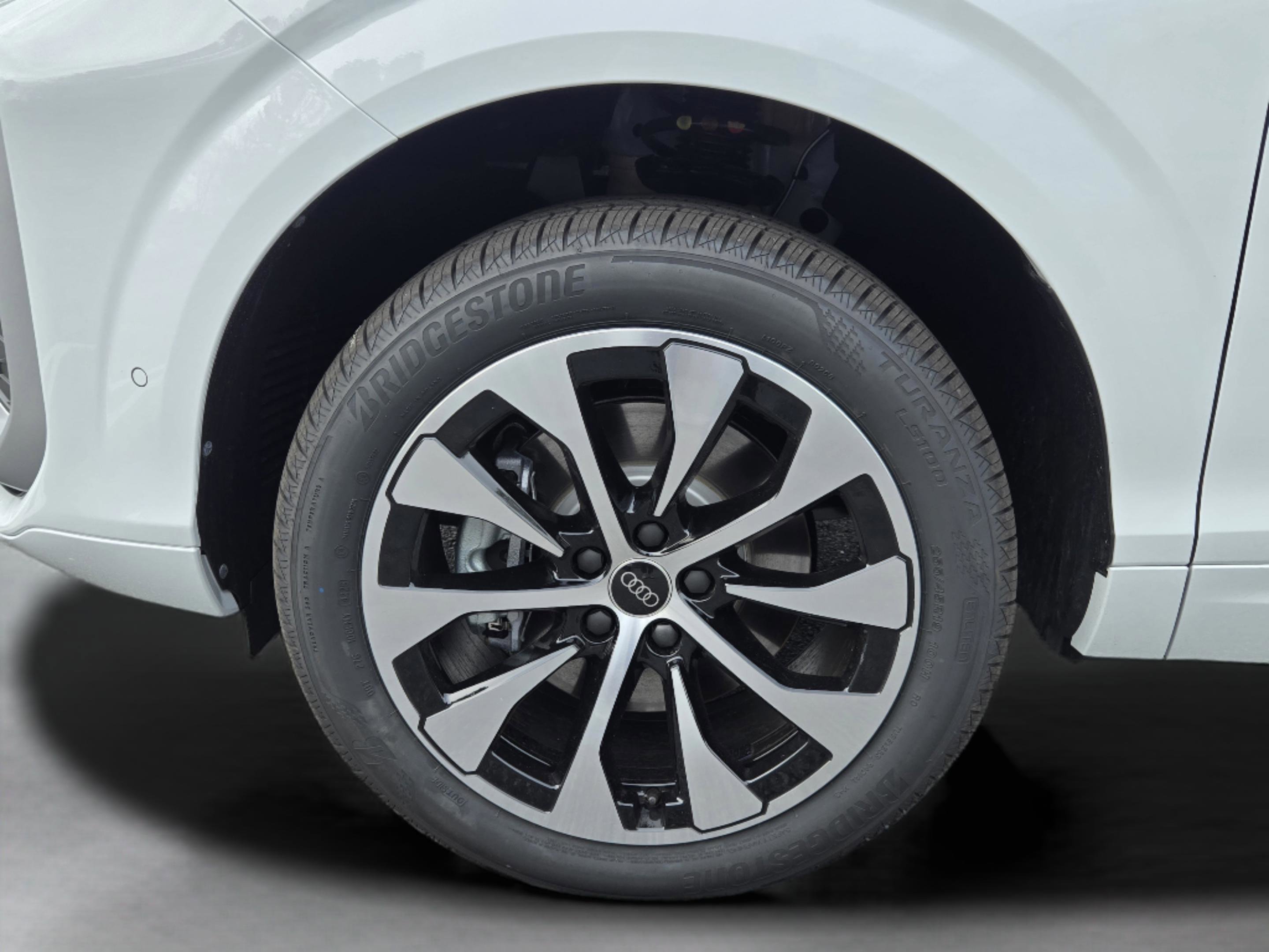 New 2026 Audi Q3 quattro 2.0T image 32