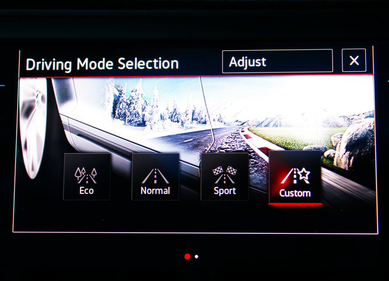 Used 2022 Volkswagen Jetta SEL FWD image 28