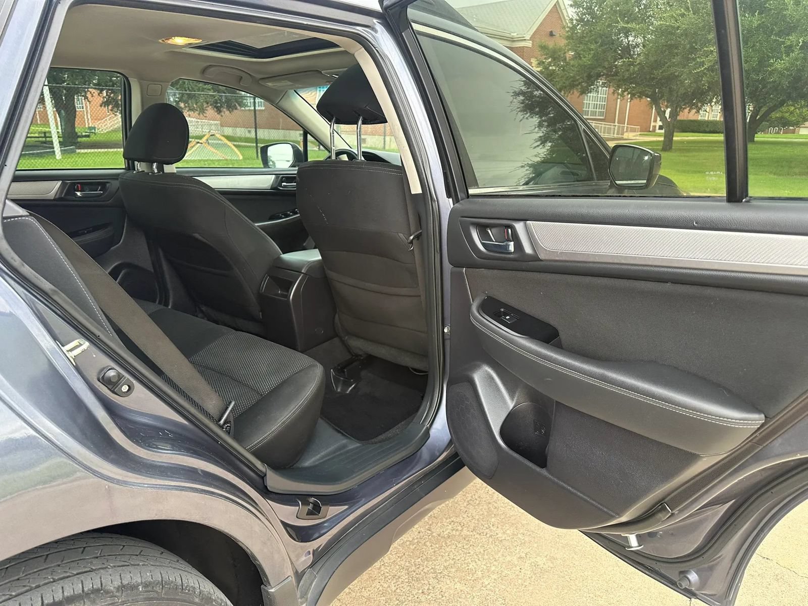Used 2017 Subaru Outback 2.5i Premium AWD/4WD image 20