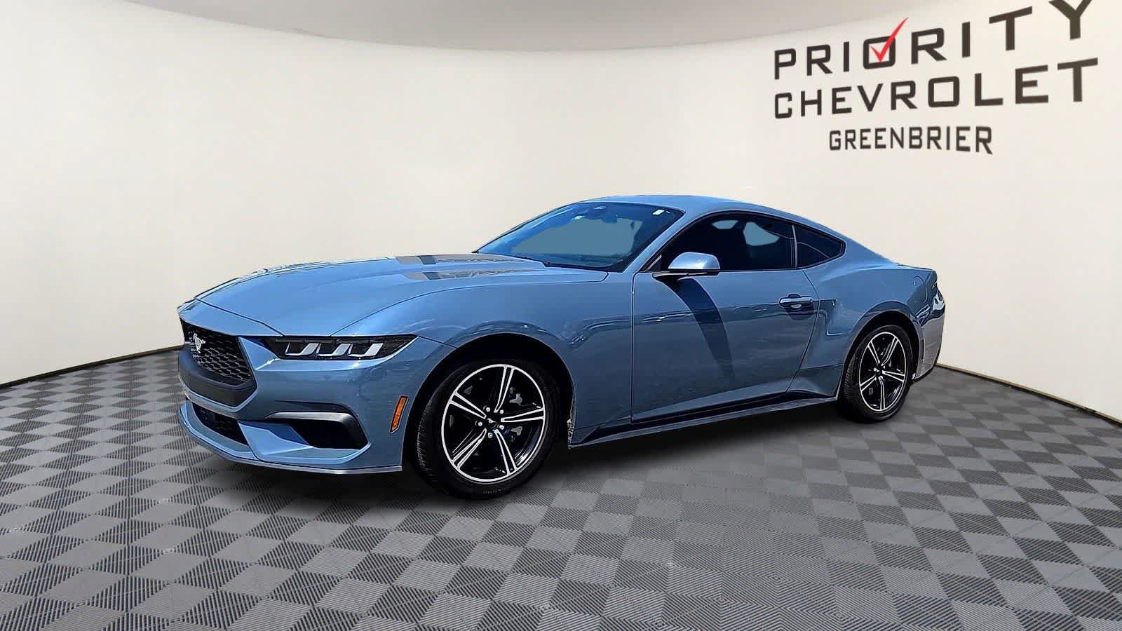 Used 2024 Ford Mustang Coupe RWD image 4