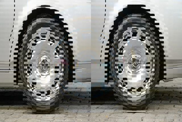 Used 2013 Rolls-Royce Phantom Sedan image 18