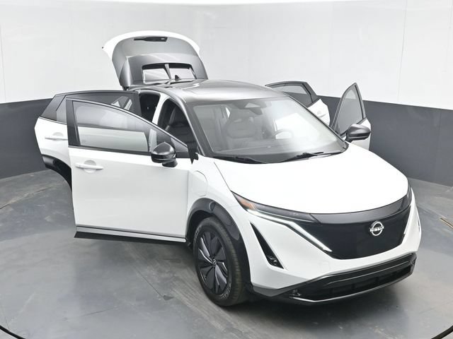 Used 2023 Nissan Ariya AWD image 52