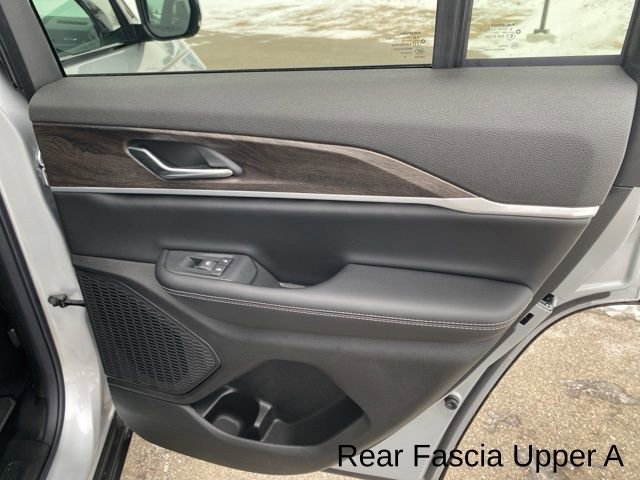 New 2026 Jeep Grand Cherokee Altitude image 35