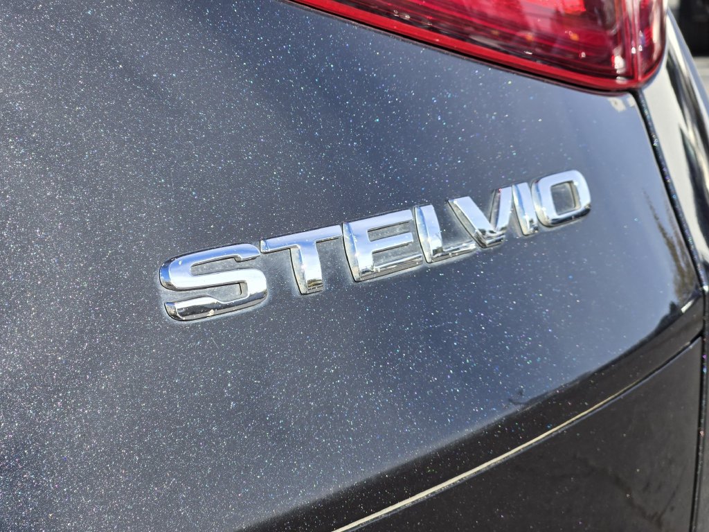 Used 2019 Alfa Romeo Stelvio Ti Lusso w/ Quick Order Package 22X Lusso AWD/4WD image 13