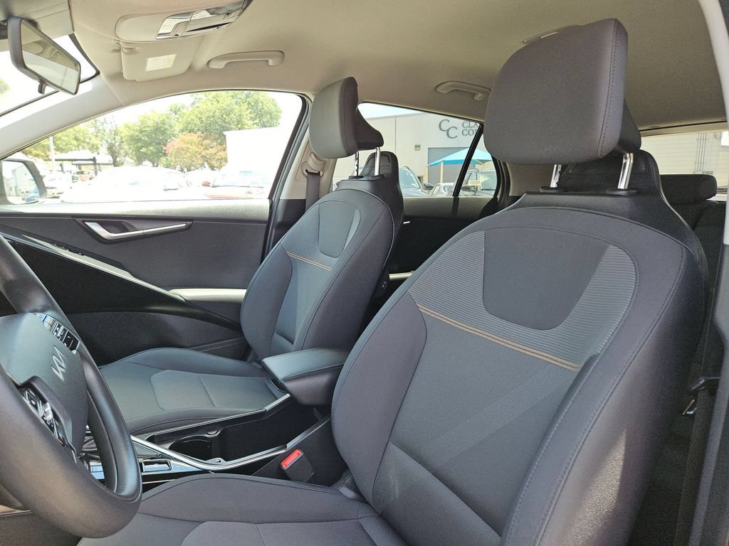 Used 2025 Kia Niro LX FWD image 16