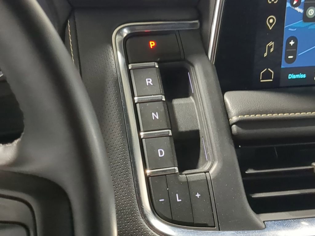 Used 2023 GMC Yukon XL SLT w/ SLT Premium Package image 32