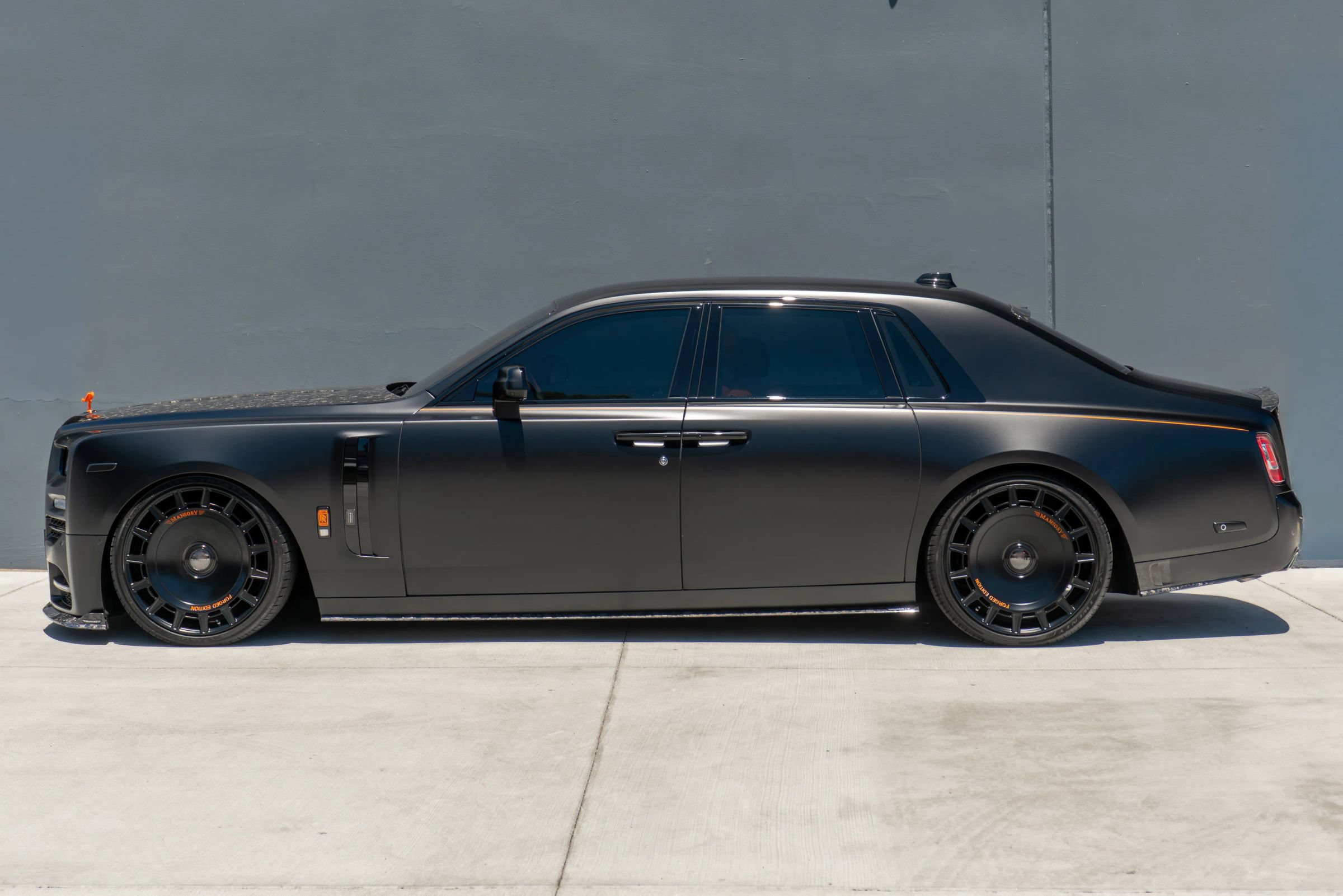 Used 2026 Rolls-Royce Phantom Sedan RWD image 2