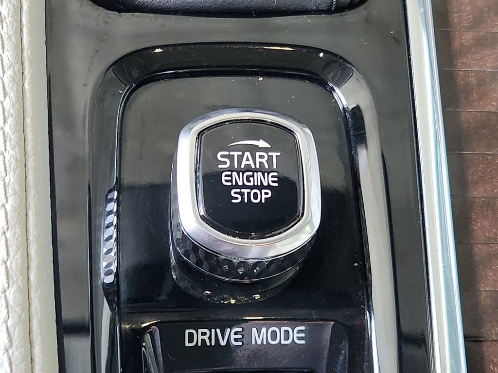 Used 2018 Volvo XC90 T6 Momentum w/ Convenience Package AWD/4WD image 20