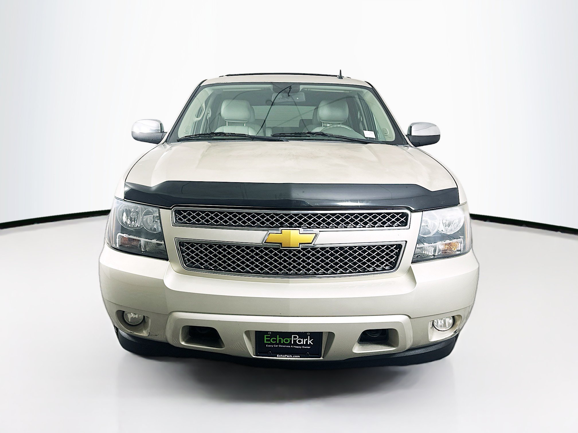 Used 2014 Chevrolet Tahoe LT w/ Luxury Package AWD/4WD image 2