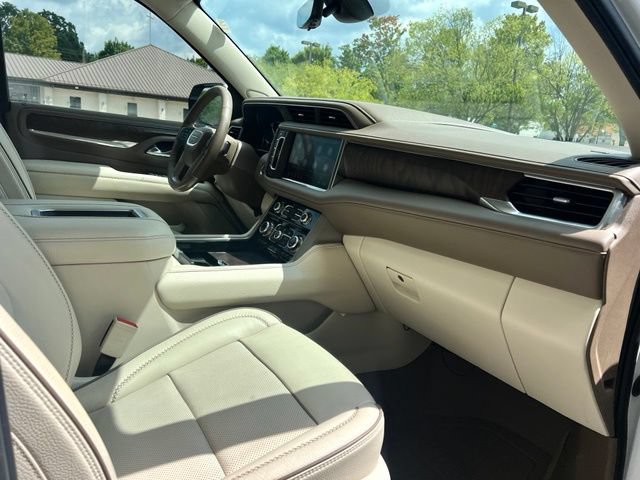 Used 2021 GMC Yukon Denali w/ Denali Premium Package AWD/4WD image 25
