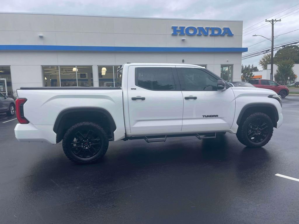 Used 2022 Toyota Tundra SR5 w/ SR5 Convenience Package image 4