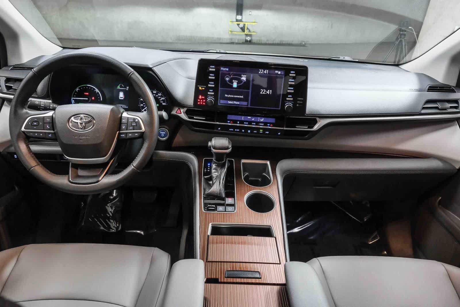 Used 2021 Toyota Sienna XLE FWD image 15