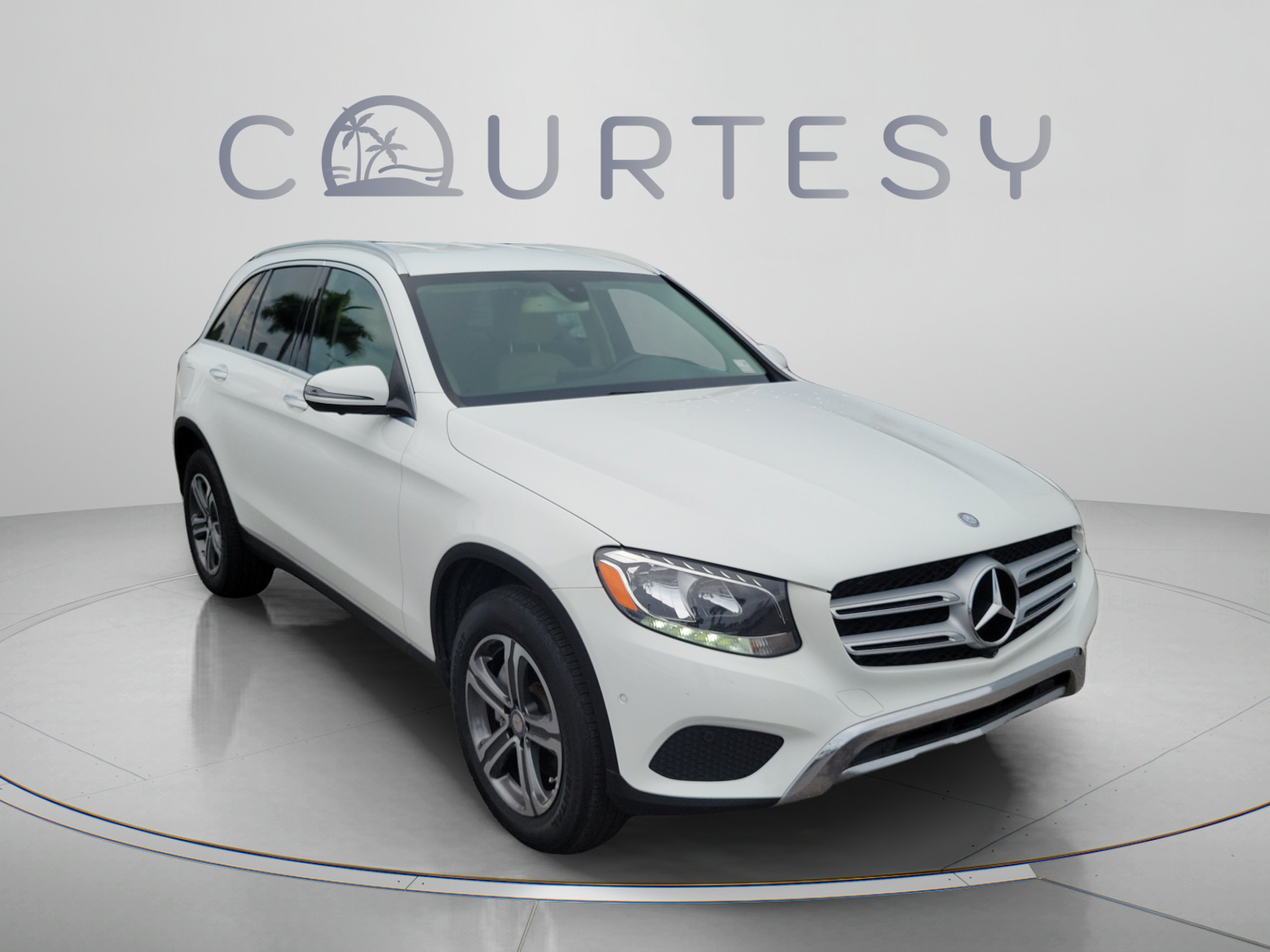 Used 2016 Mercedes-Benz GLC 300 4MATIC image 4