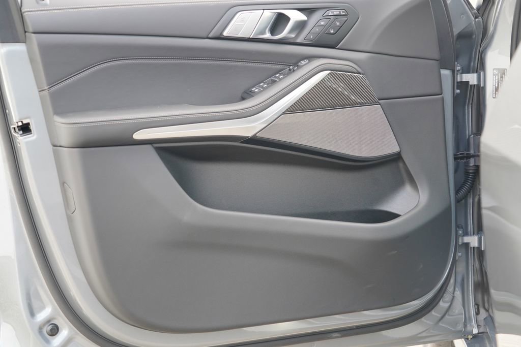 New 2026 BMW X7 M60i AWD/4WD image 8