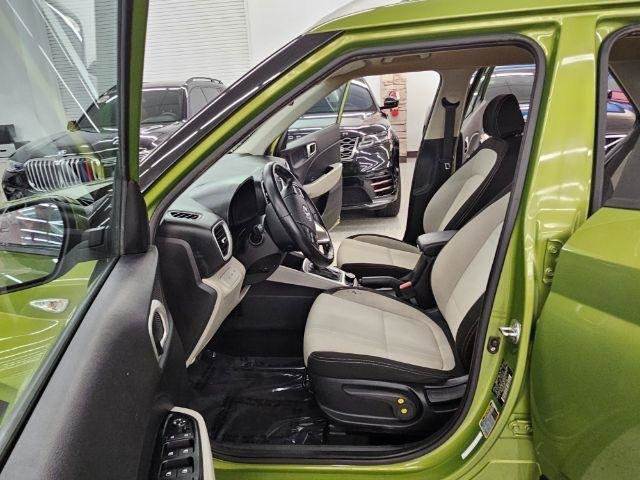 Used 2021 Hyundai Venue SEL image 27