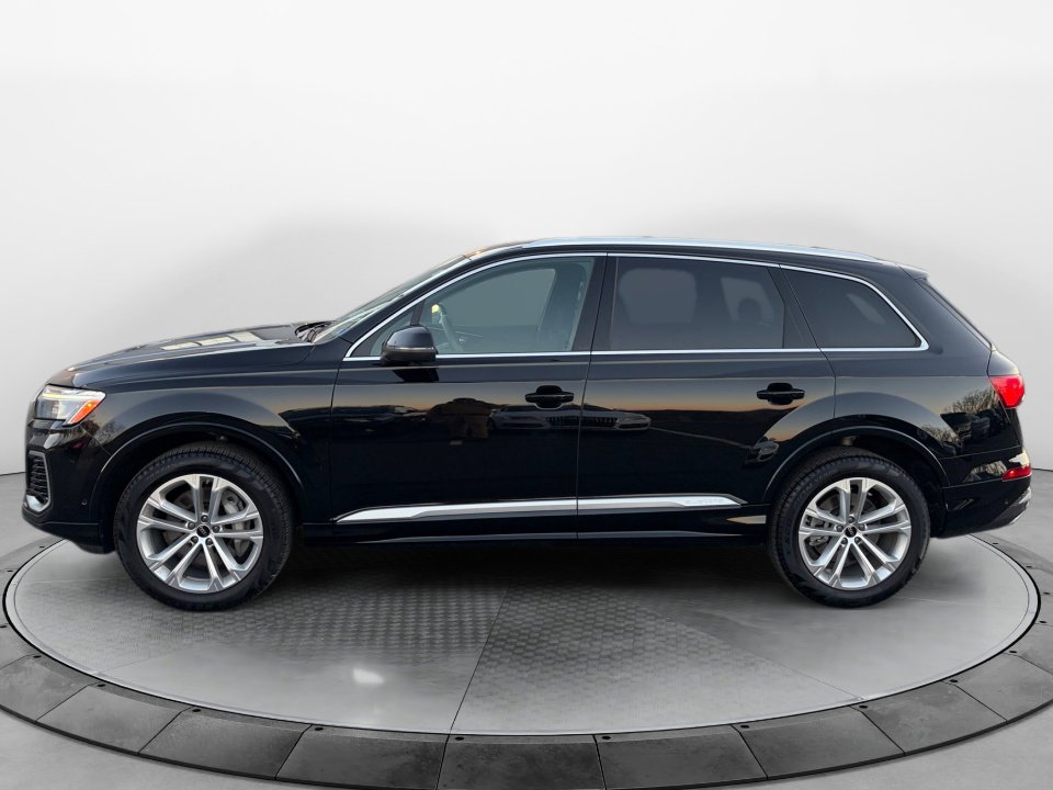 Used 2025 Audi Q7 2.0T Premium w/ Convenience Package image 4