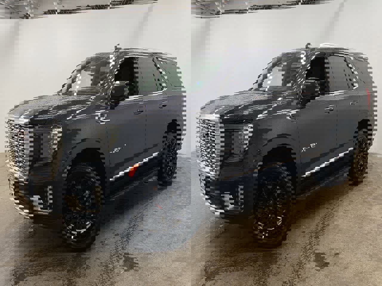 Used 2024 GMC Yukon Denali w/ Advanced Technology Package image 1