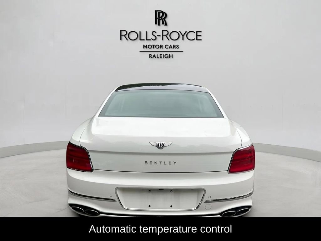 Used 2022 Bentley Flying Spur Plug-In Hybrid image 5