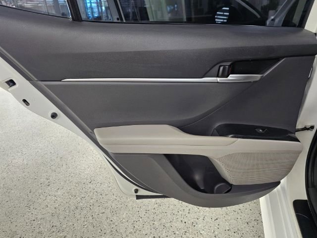 Used 2020 Toyota Camry SE image 26