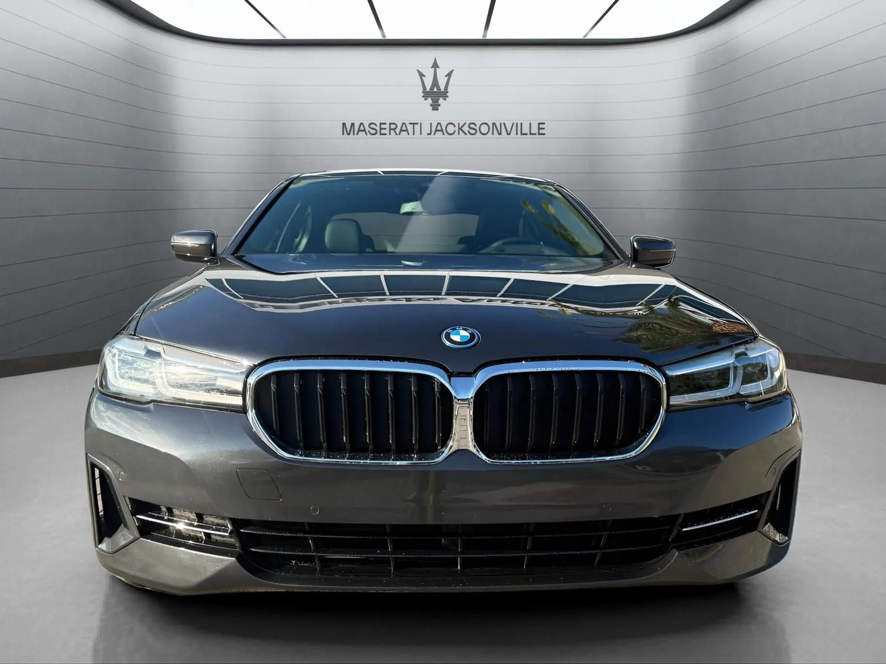 Used 2023 BMW 530e xDrive w/ Premium Package AWD/4WD image 8