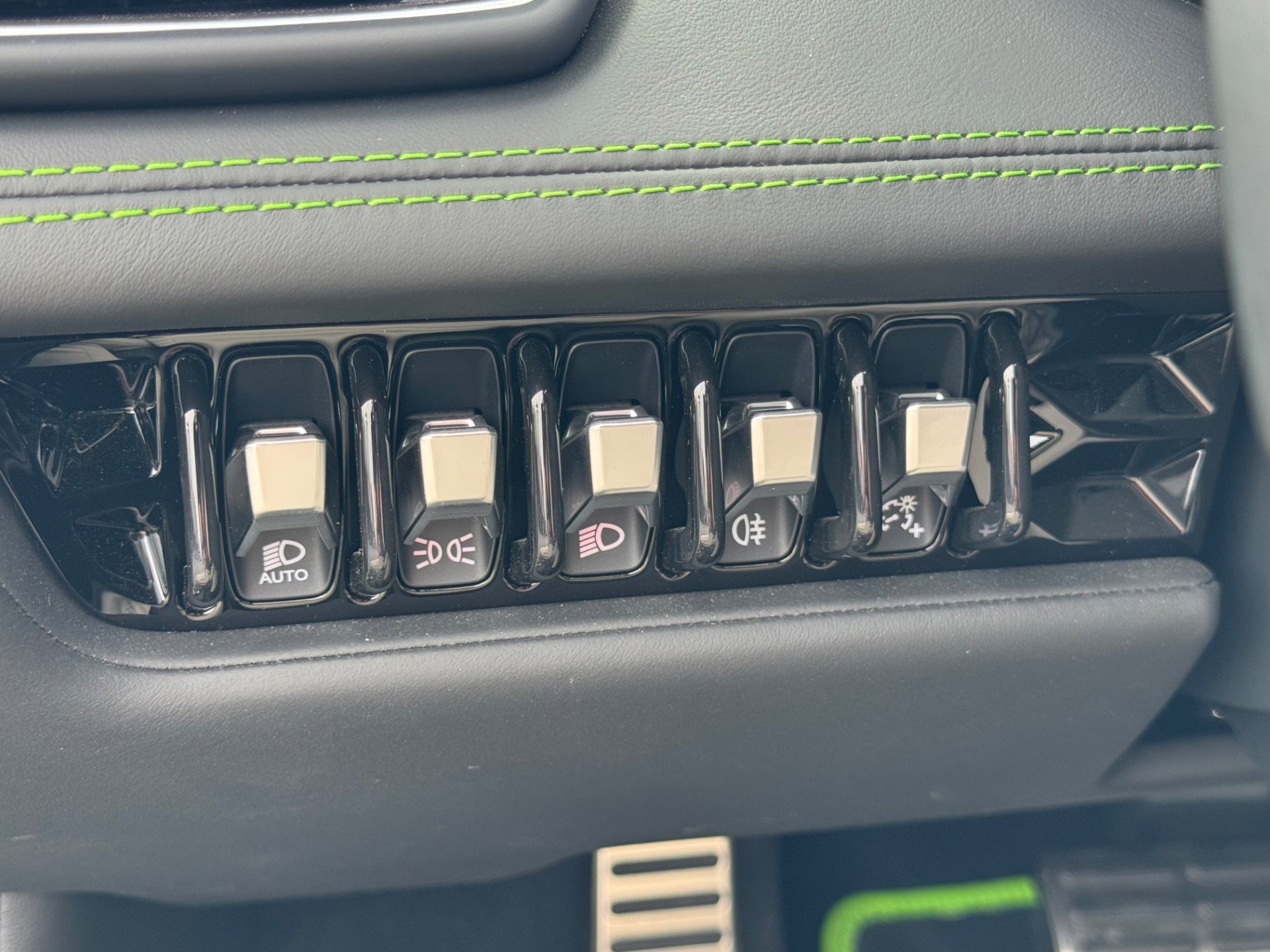 Used 2020 Lamborghini Huracan EVO image 20