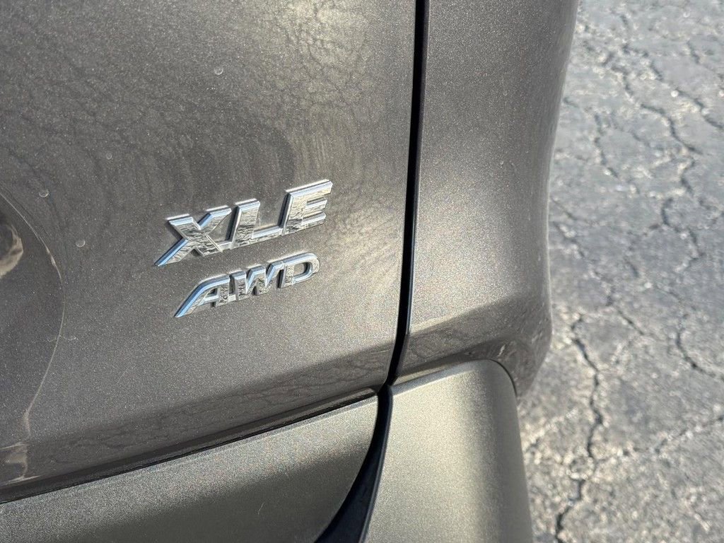 Used 2025 Toyota RAV4 XLE image 6