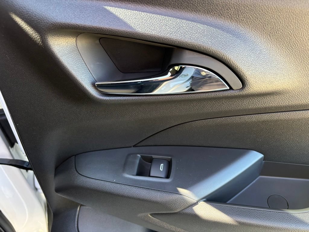 New 2026 Chevrolet Trax RS w/ Sunroof Package FWD image 34