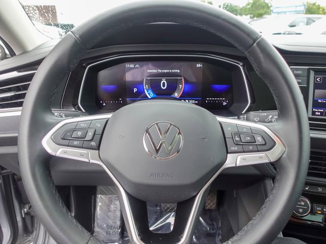 Used 2024 Volkswagen Jetta SE w/ Panoramic Sunroof Package image 12