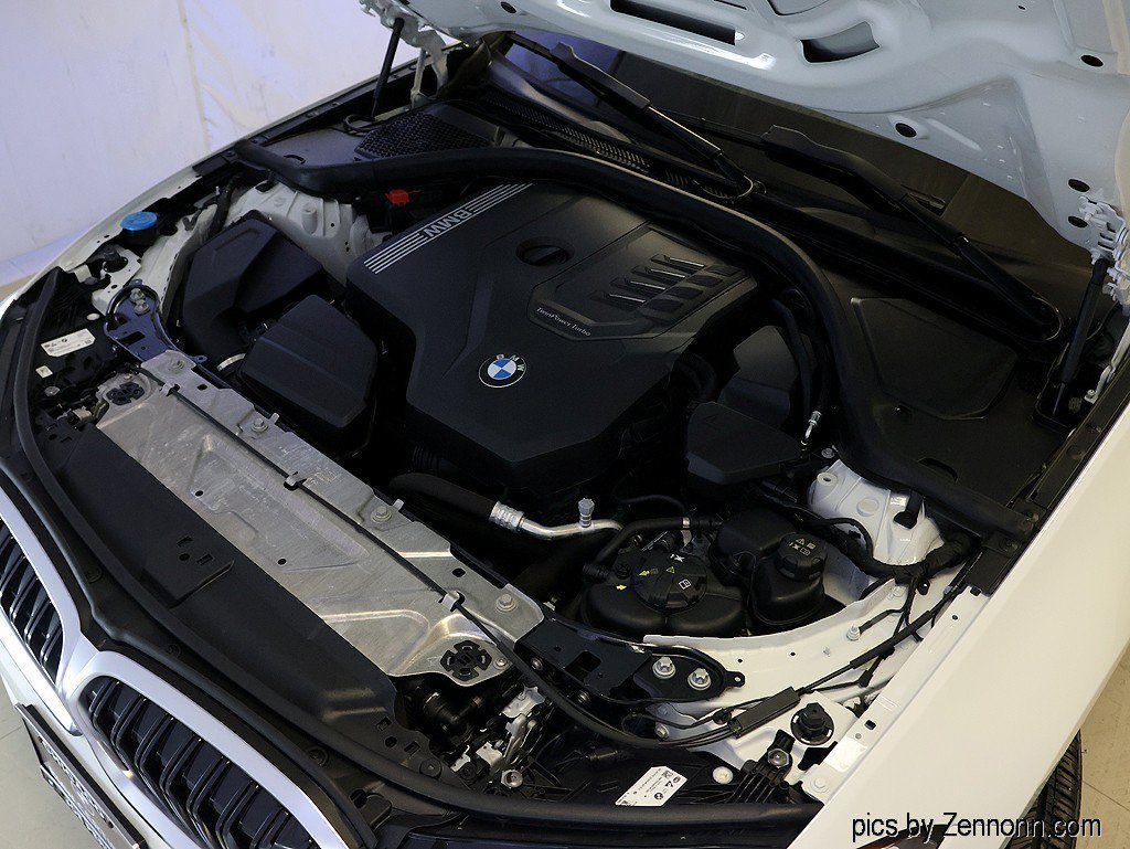 Certified 2023 BMW 330i xDrive Sedan w/ Driving Assistance Package AWD/4WD image 36