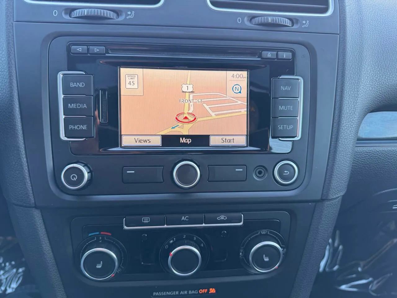 Used 2011 Volkswagen Golf 4-Door image 18