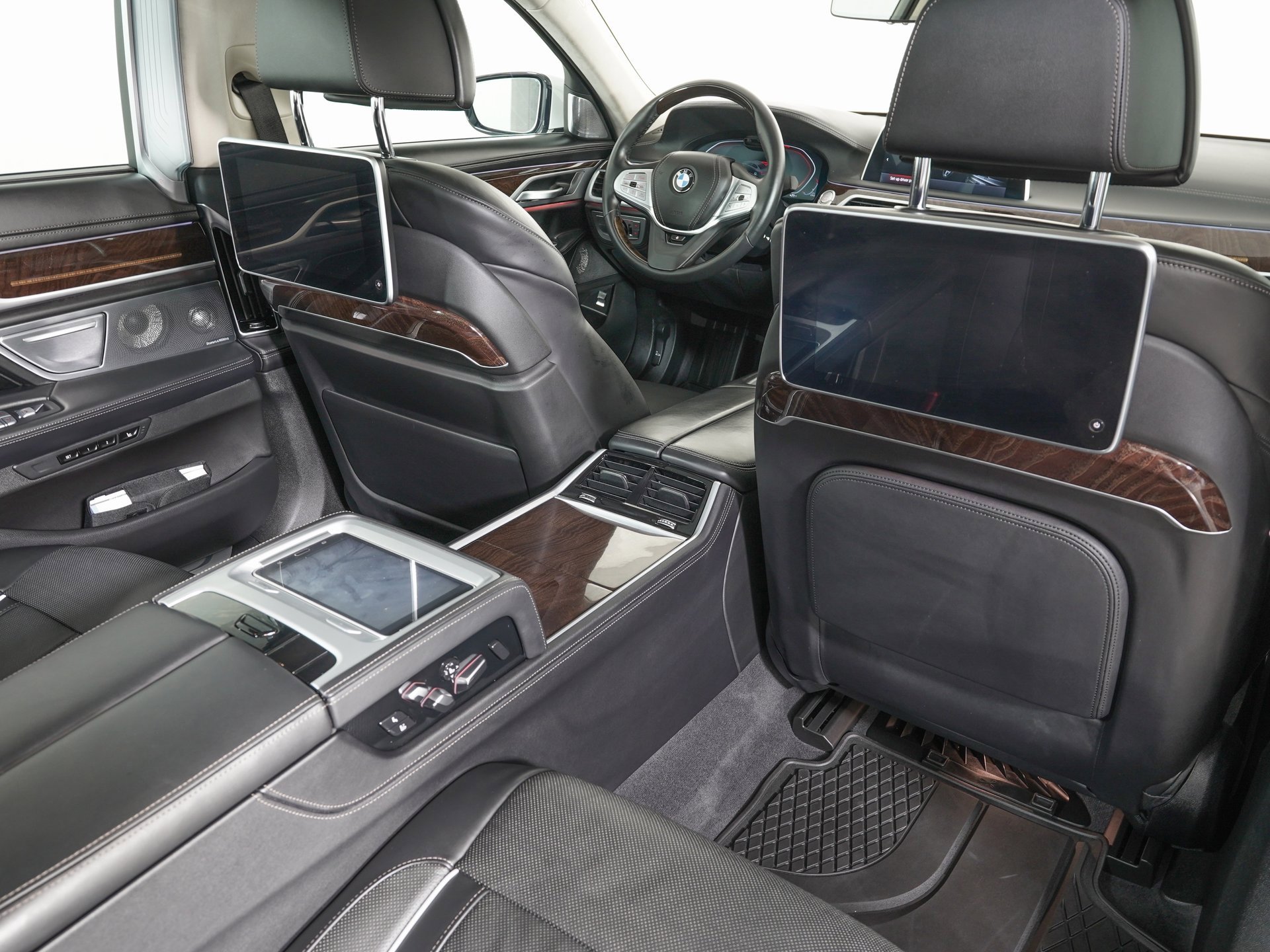 Used 2022 BMW 750i xDrive image 11