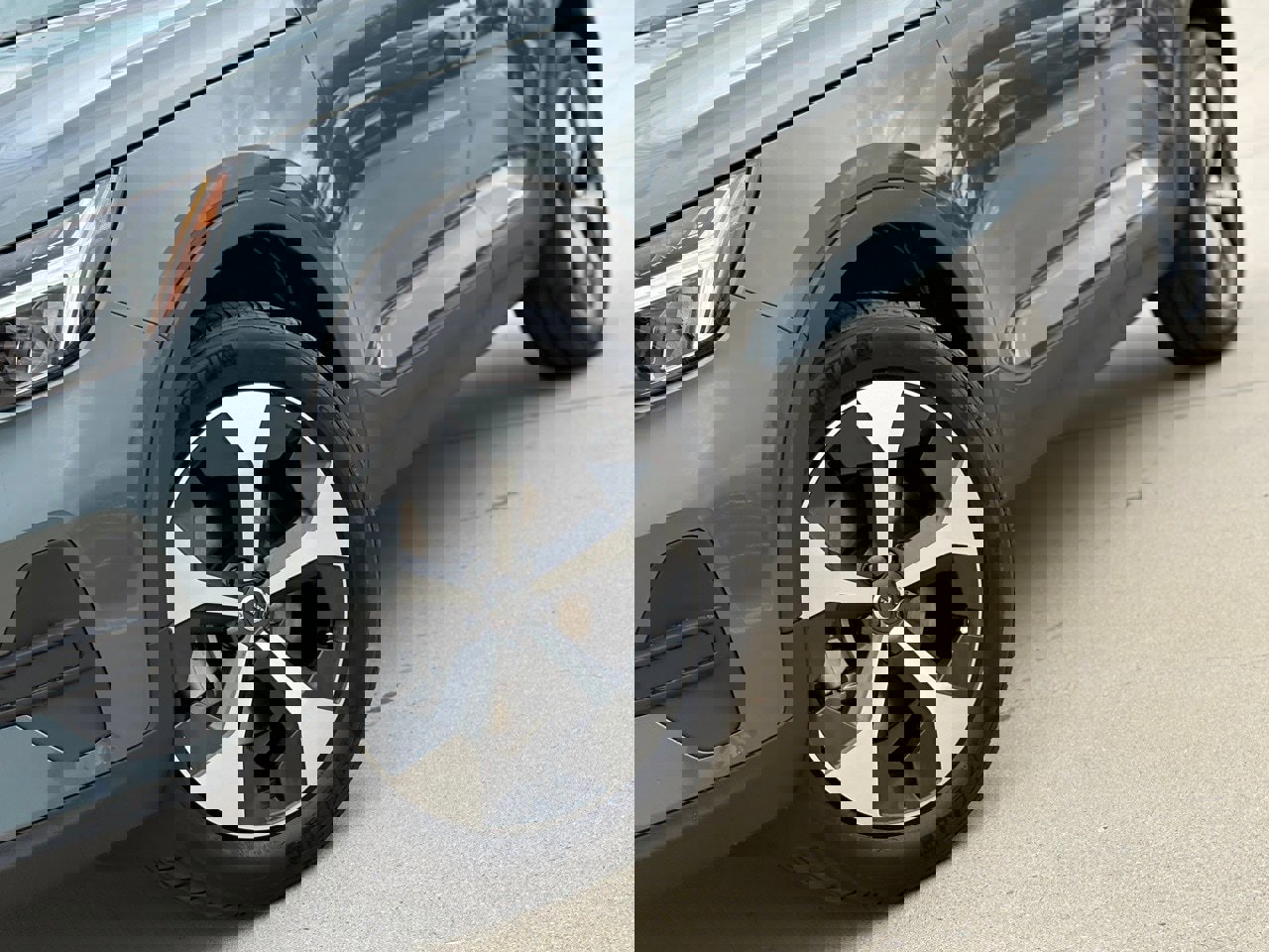 New 2026 Volvo XC40 B5 Core w/ Protection Package Premier image 9