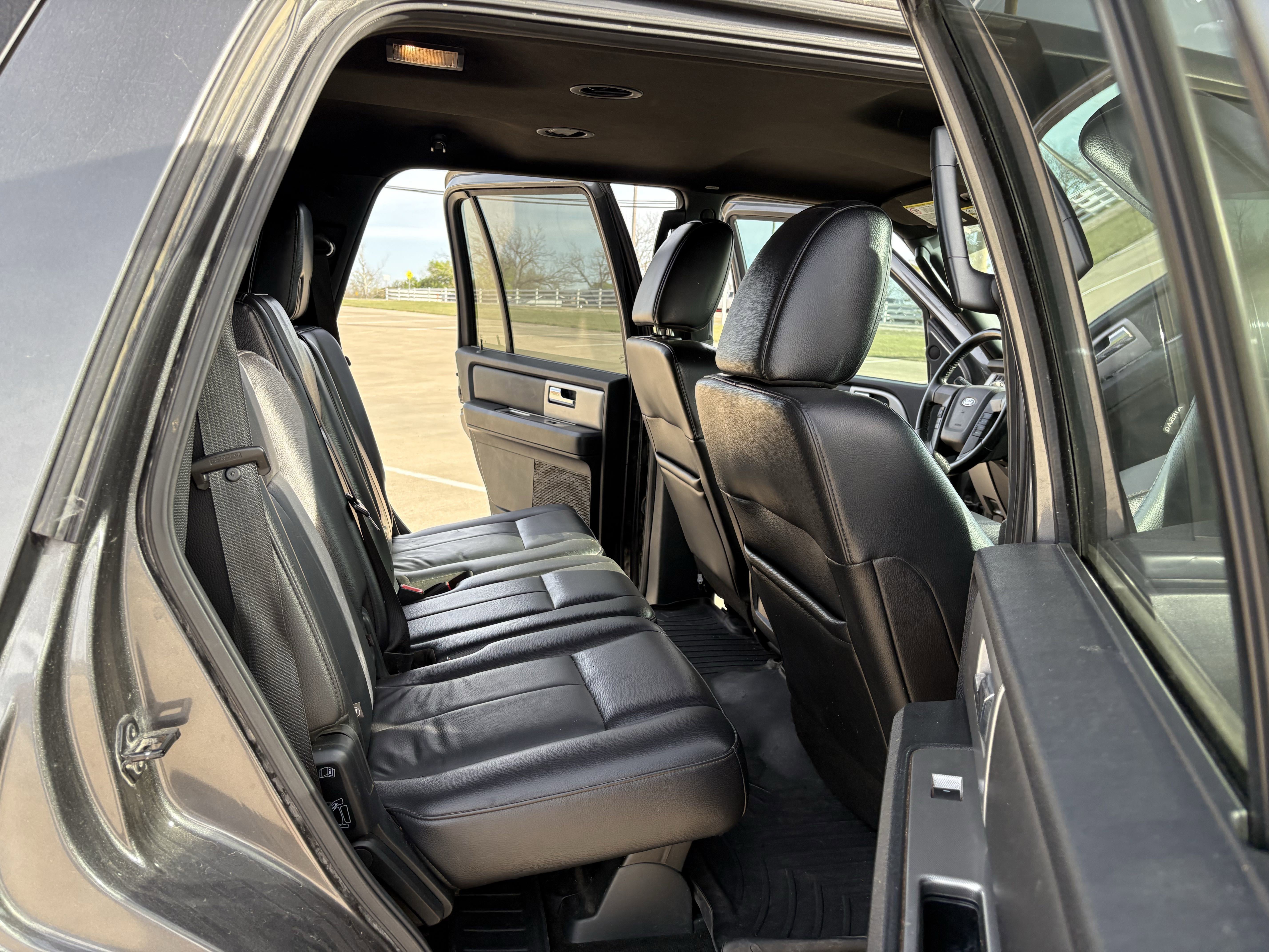 Used 2016 Ford Expedition XLT w/ Equipment Group 201A RWD image 13