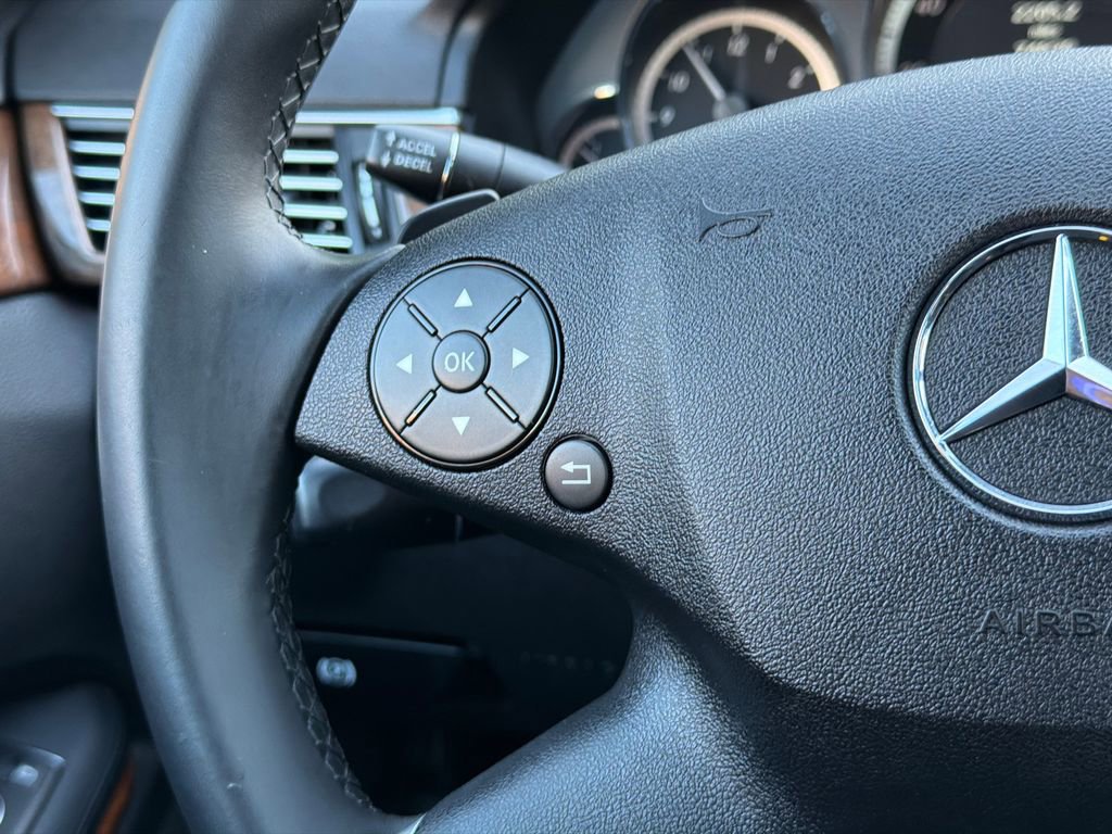 Used 2011 Mercedes-Benz E 350 4MATIC Sedan image 21
