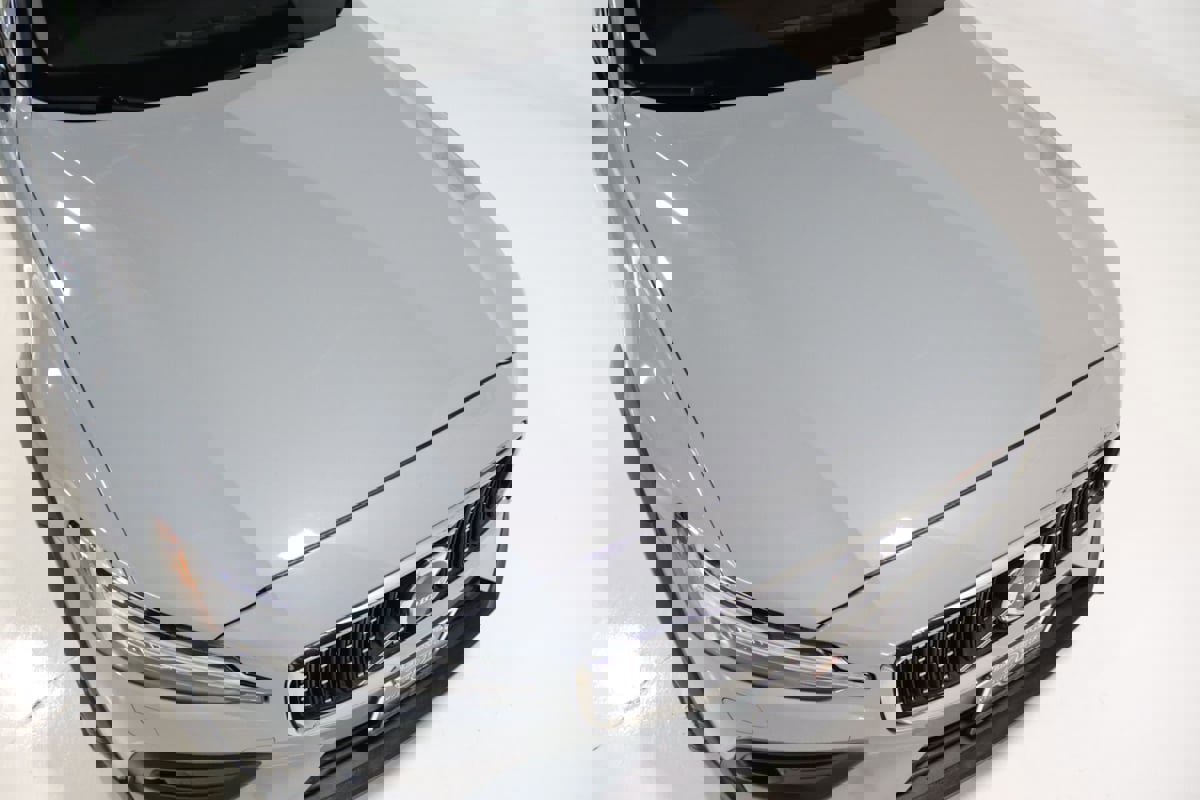 Used 2025 Volvo V60 B5 Cross Country Plus image 23