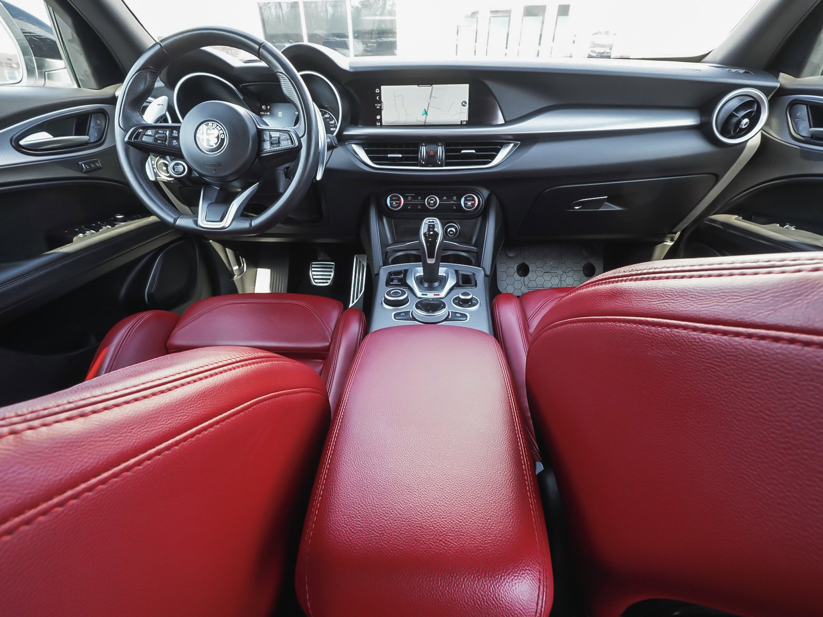 Used 2023 Alfa Romeo Stelvio Veloce image 44