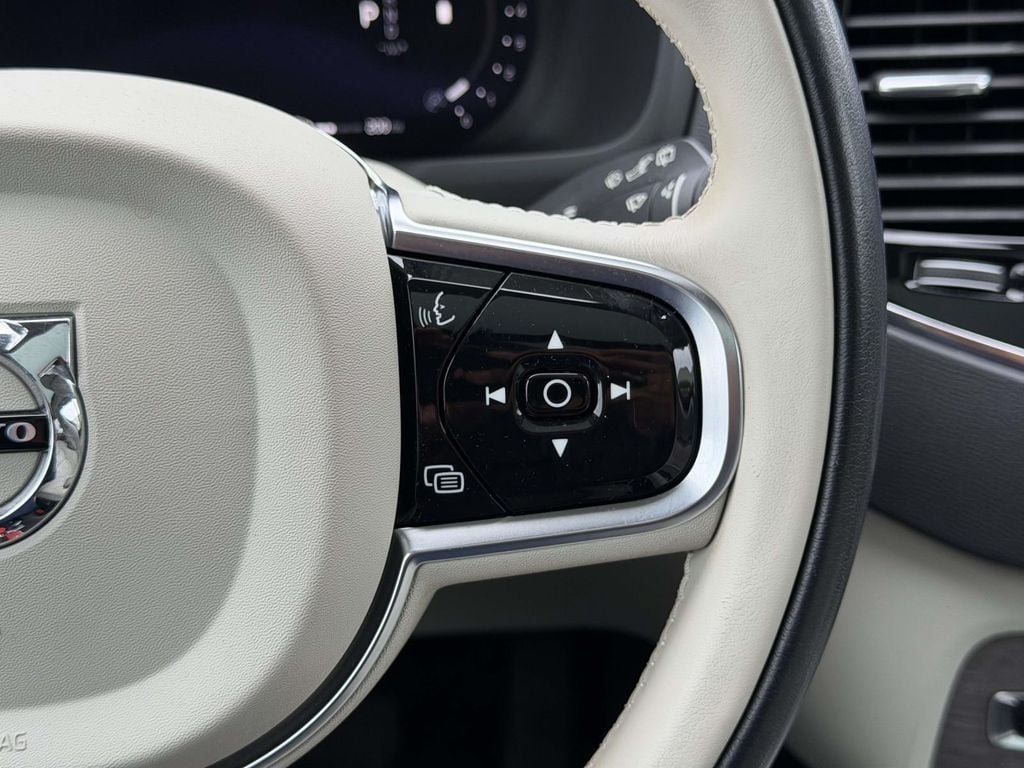 Used 2023 Volvo XC90 B6 Plus w/ Protection Package Premier AWD/4WD image 10