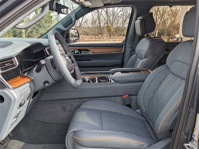 New 2024 Jeep Grand Wagoneer Series III image 11
