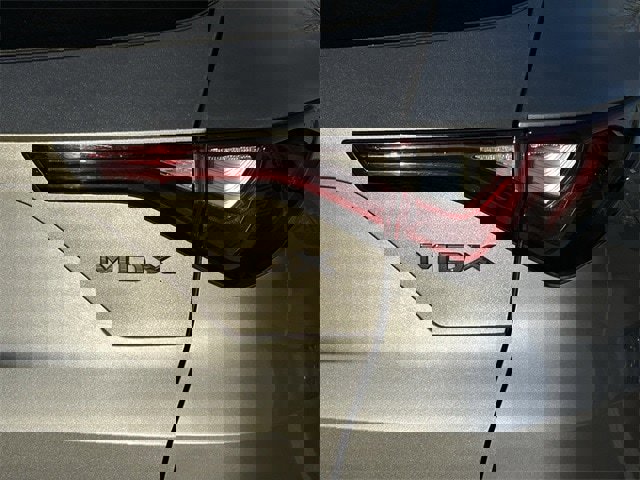 Certified 2025 Acura MDX FWD w/ Technology Package image 9