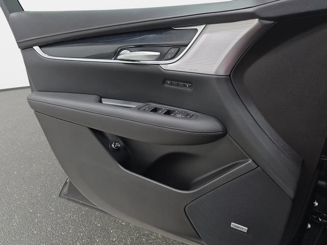New 2026 Cadillac XT5 Premium Luxury w/ LPO, ONYX Package AWD/4WD image 22