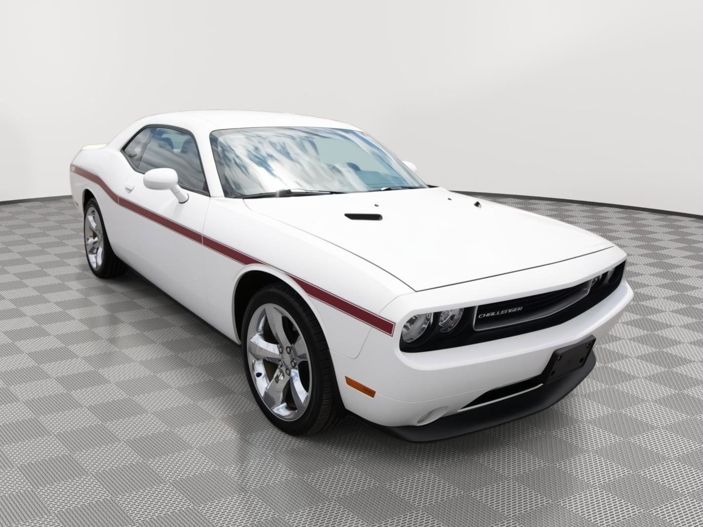 Used 2013 Dodge Challenger SXT Plus RWD image 3