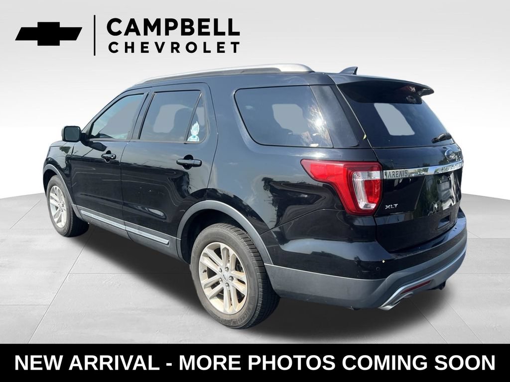 Used 2017 Ford Explorer XLT w/ Equipment Group 202A FWD image 3