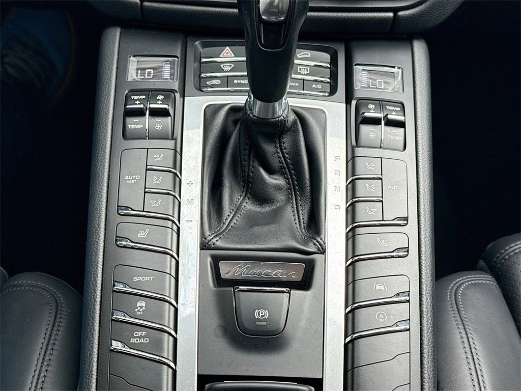 Used 2021 Porsche Macan image 17