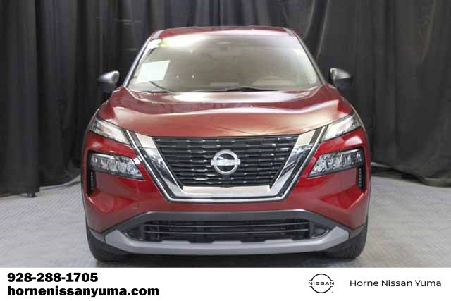 Used 2023 Nissan Rogue S image 2