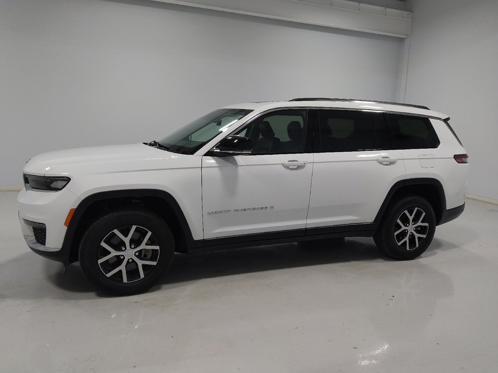 Used 2023 Jeep Grand Cherokee L Limited AWD/4WD image 2