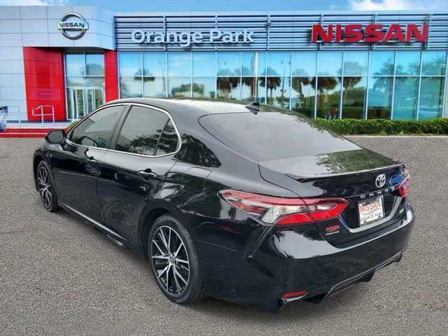 Used 2023 Toyota Camry SE FWD image 3