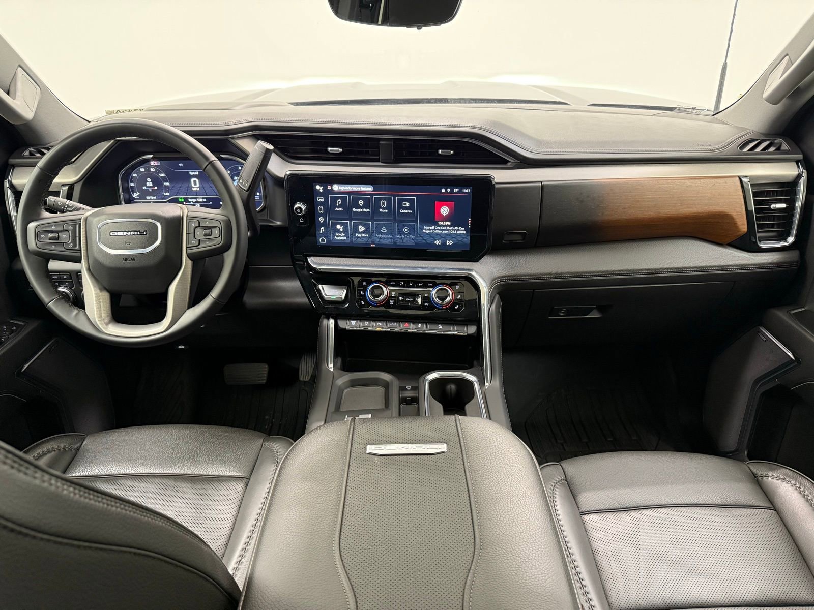 Used 2024 GMC Sierra 2500 Denali w/ Denali Reserve Package image 33