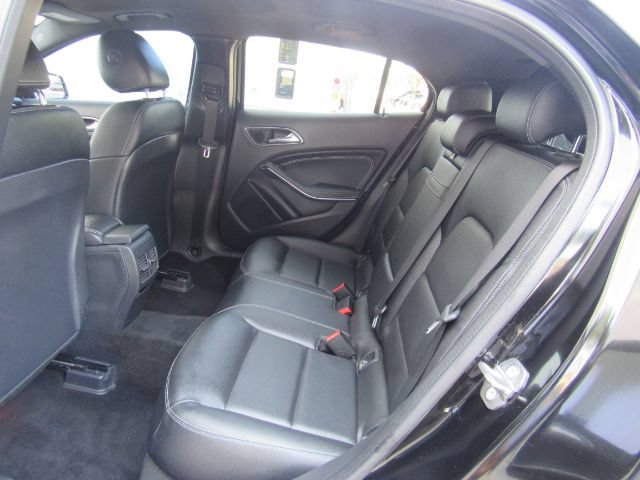 Used 2020 Mercedes-Benz GLA 250 w/ Premium Package image 20