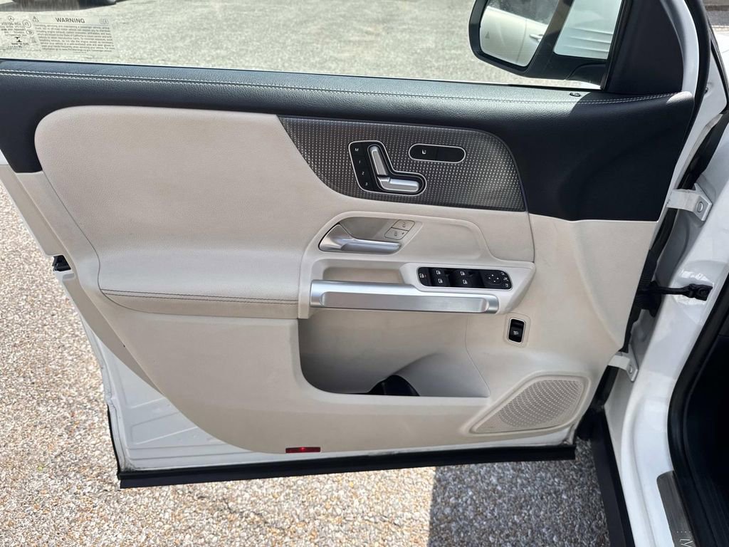 Used 2021 Mercedes-Benz GLB 250 image 21