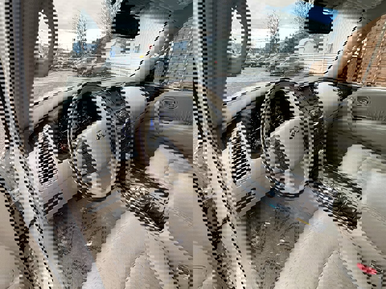 Used 2014 INFINITI QX80 4WD w/ Deluxe Touring Package image 5